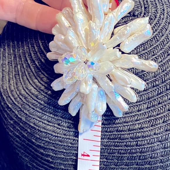 NWT Breathtaking necklace & brooch combo - Picture 9 of 11